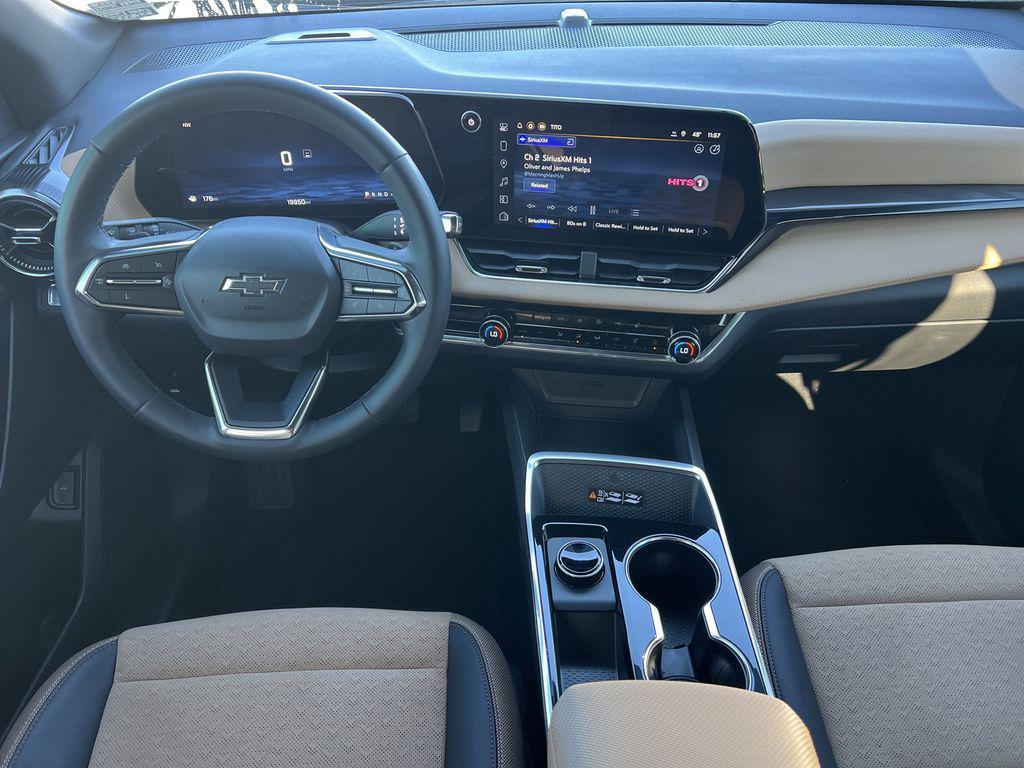 used 2025 Chevrolet Equinox car, priced at $29,999