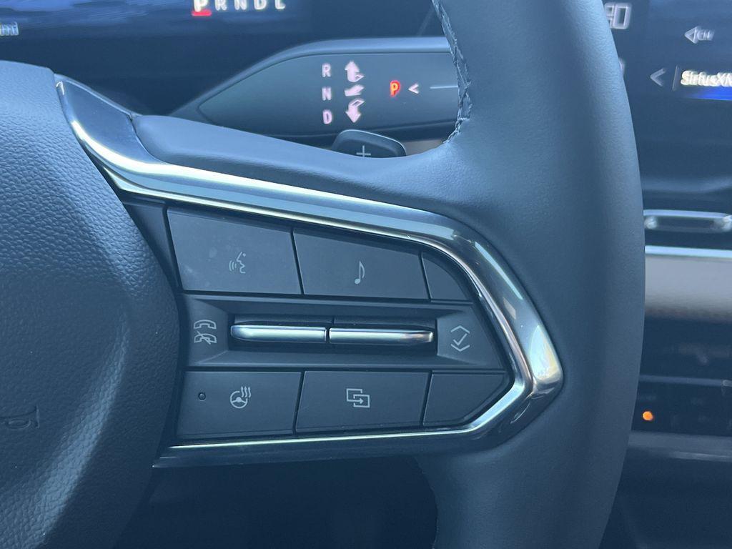 used 2025 Chevrolet Equinox car, priced at $29,999