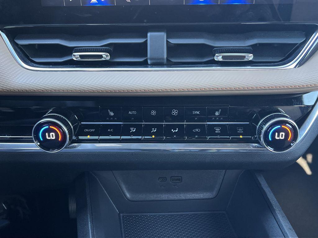 used 2025 Chevrolet Equinox car, priced at $29,999