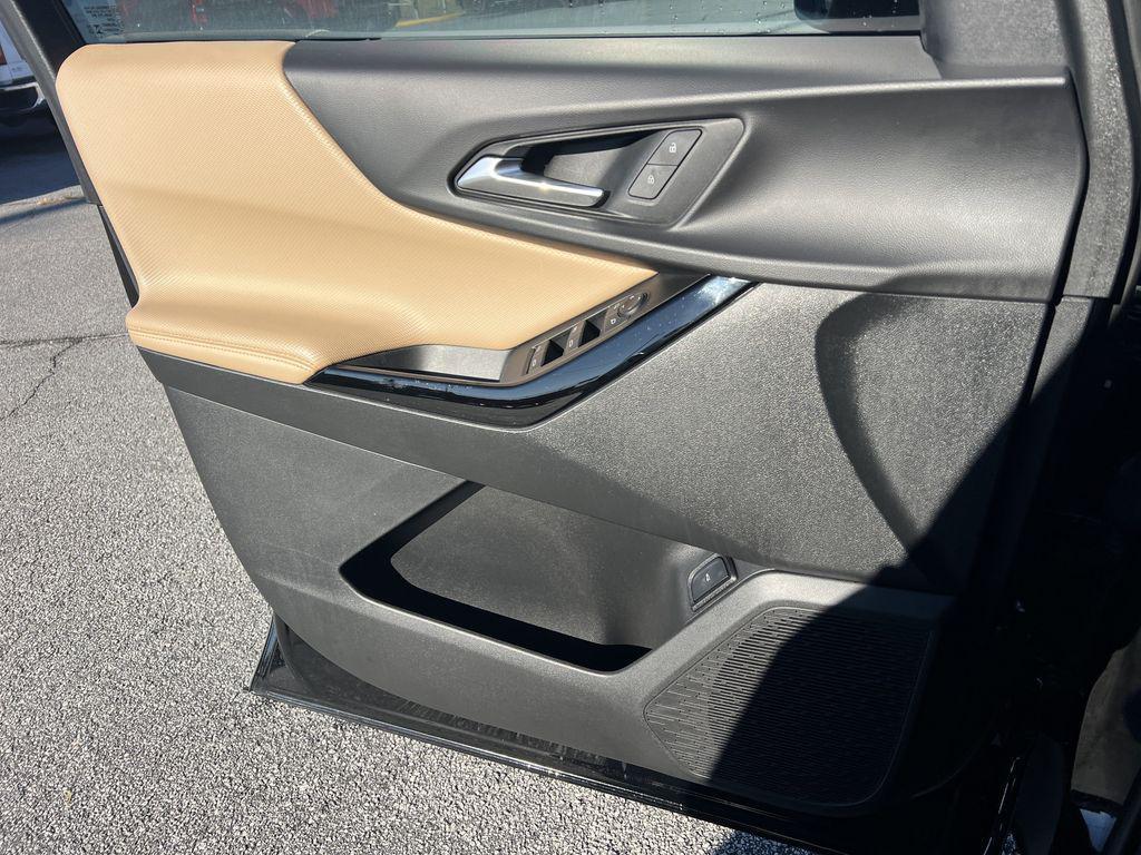 used 2025 Chevrolet Equinox car, priced at $29,999