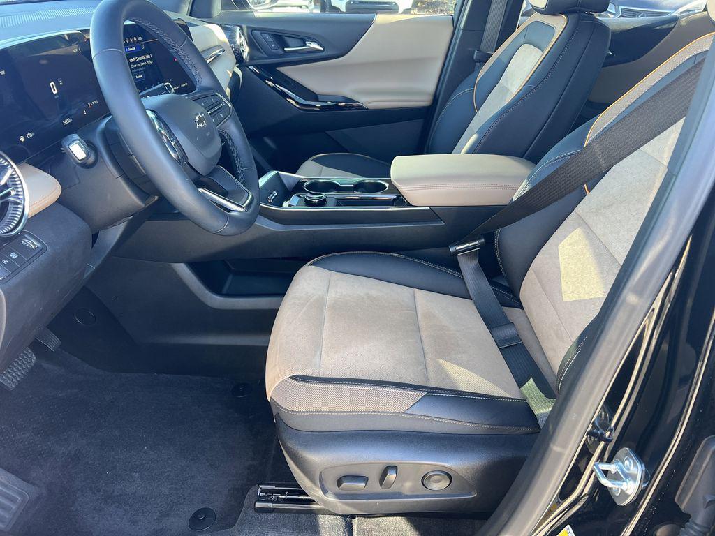 used 2025 Chevrolet Equinox car, priced at $29,999