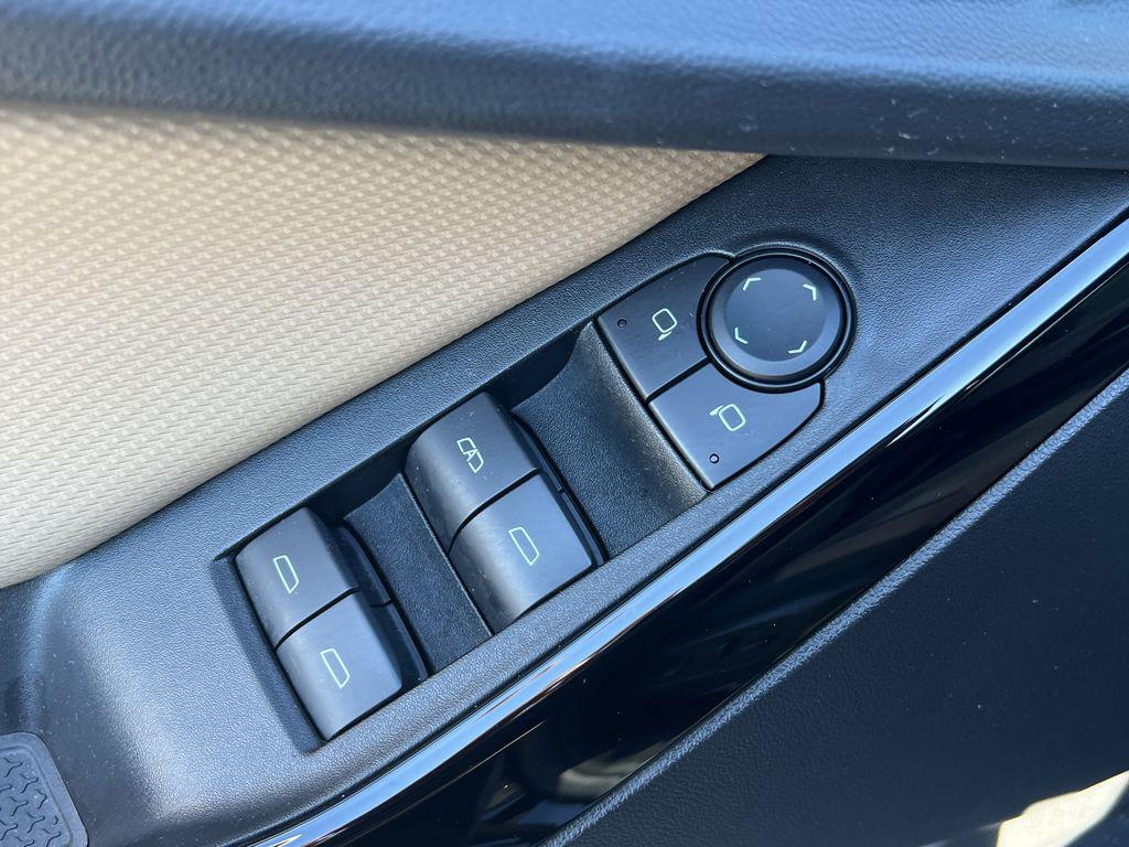 used 2025 Chevrolet Equinox car, priced at $29,999