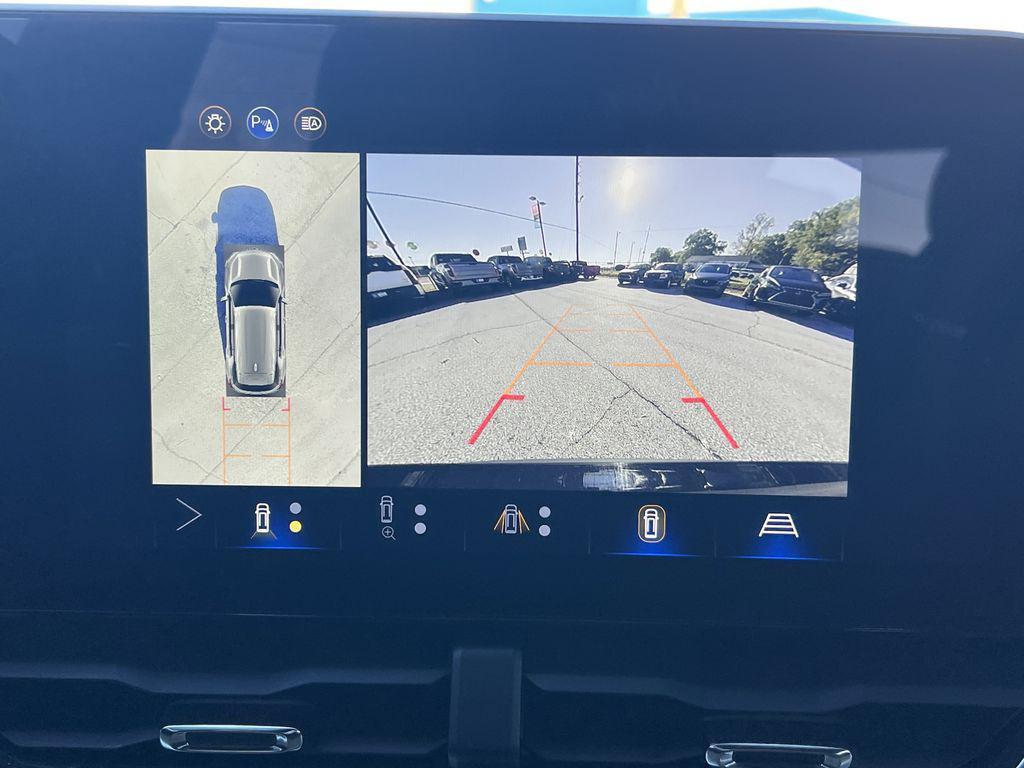 used 2025 Chevrolet Equinox car, priced at $29,999