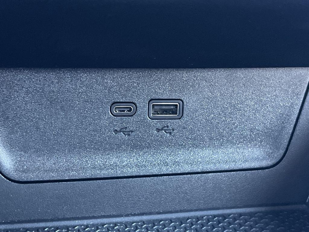 used 2025 Chevrolet Equinox car, priced at $29,999