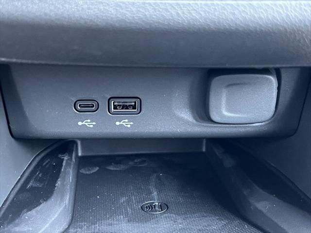 new 2025 Buick Envista car, priced at $27,455