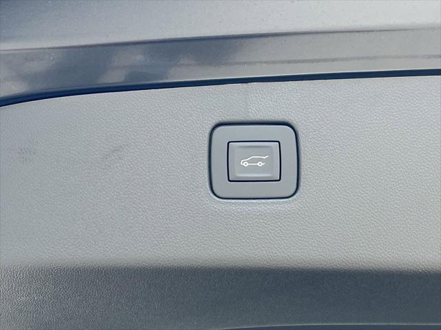 new 2025 Buick Envista car, priced at $27,455