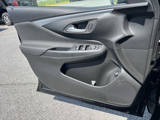 new 2025 Buick Envista car, priced at $27,455