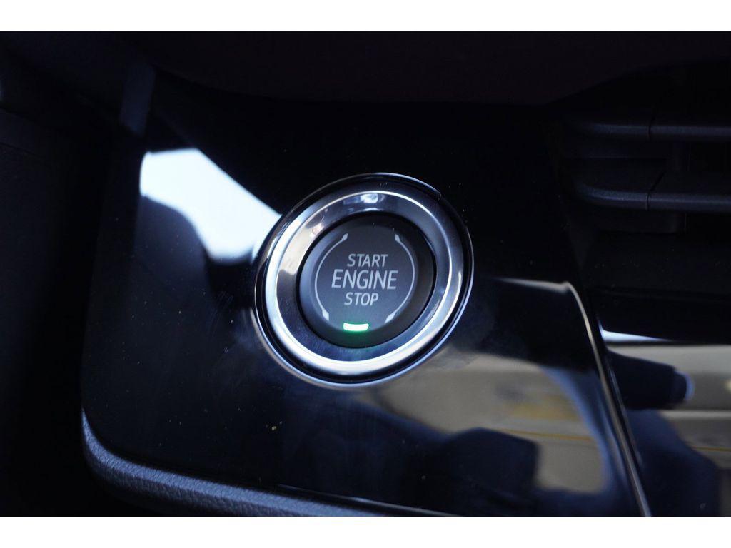 new 2025 Buick Envision car, priced at $43,735