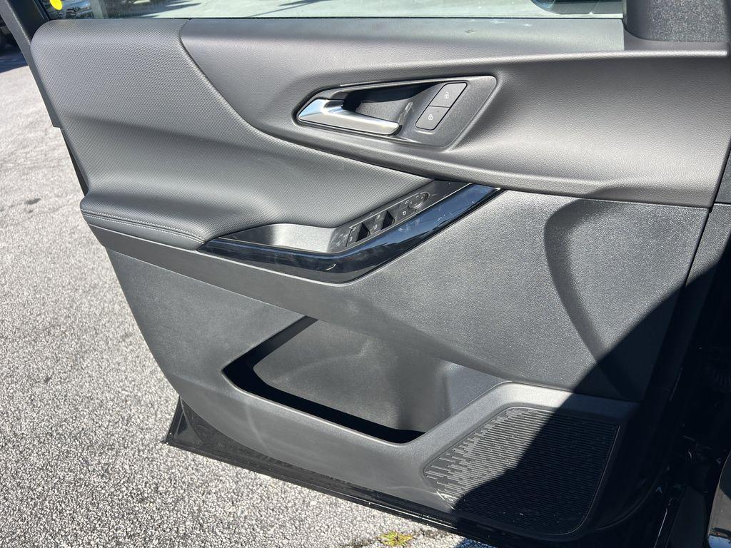 new 2026 Chevrolet Equinox car, priced at $30,495