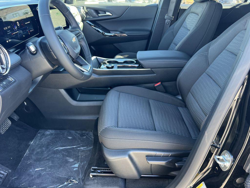 new 2026 Chevrolet Equinox car, priced at $30,495