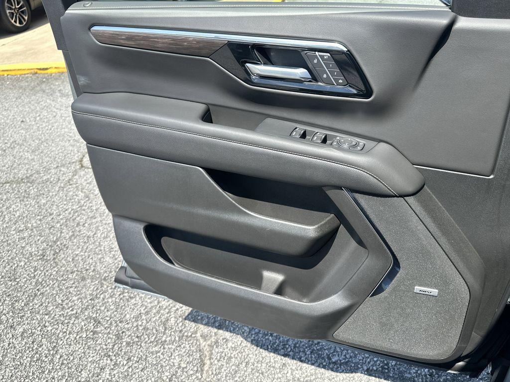 new 2025 Chevrolet Suburban car, priced at $85,080