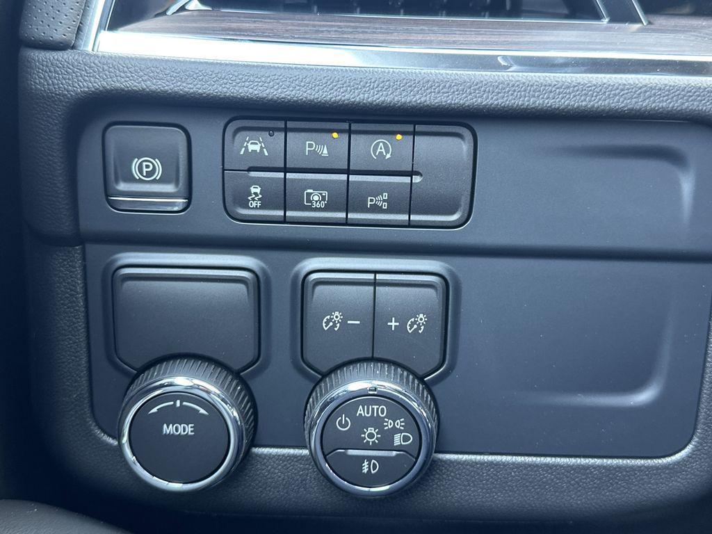 new 2025 Chevrolet Suburban car, priced at $85,080