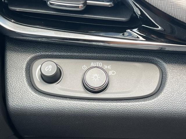 new 2025 Buick Envista car, priced at $32,185