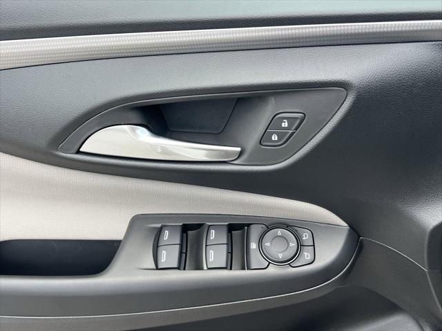 new 2025 Buick Envista car, priced at $32,185