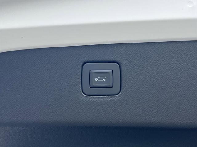 new 2025 Buick Envista car, priced at $32,185