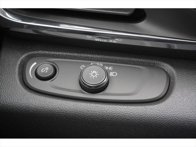 new 2025 Buick Envista car, priced at $26,880