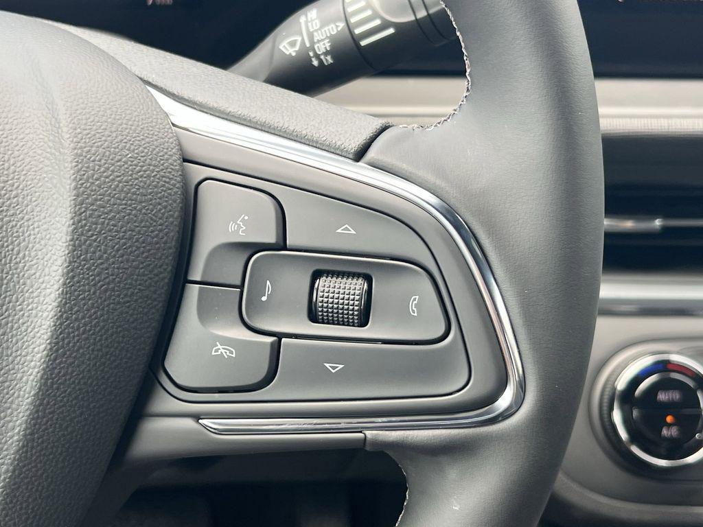 new 2025 Buick Envista car, priced at $27,455