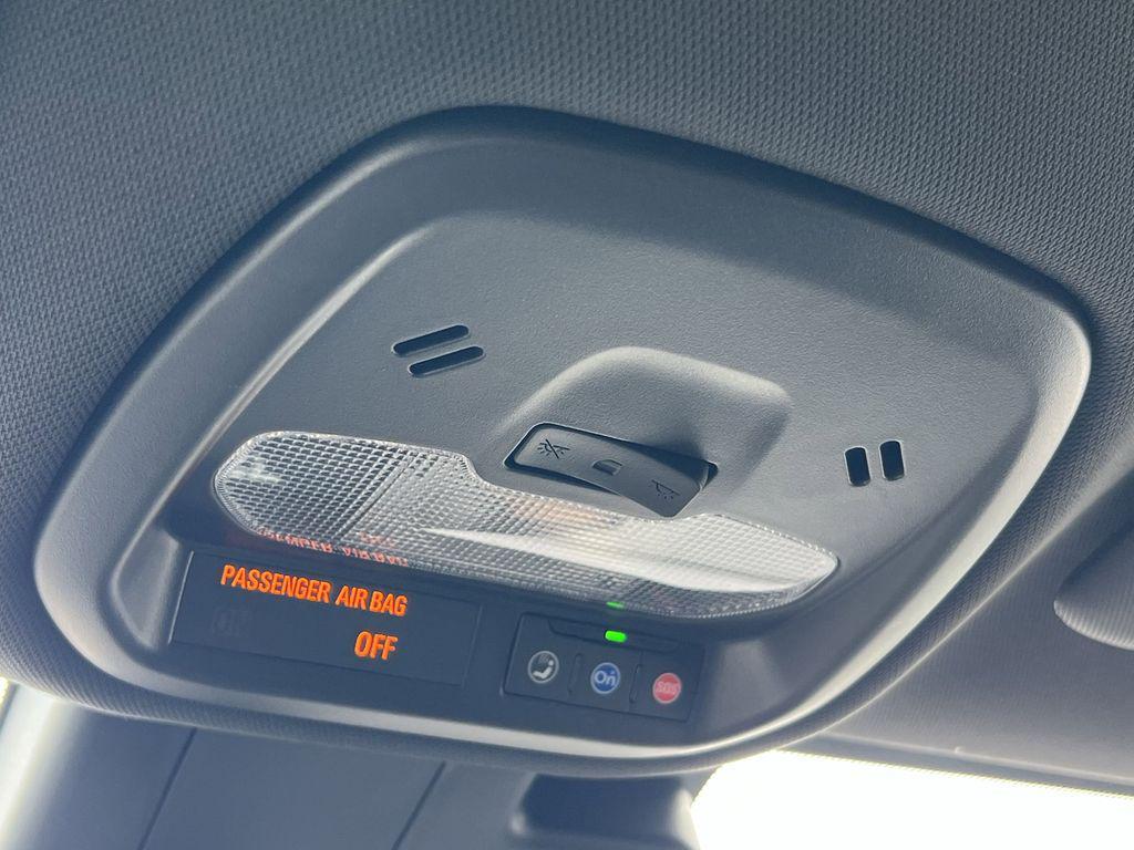 new 2025 Buick Envista car, priced at $27,455