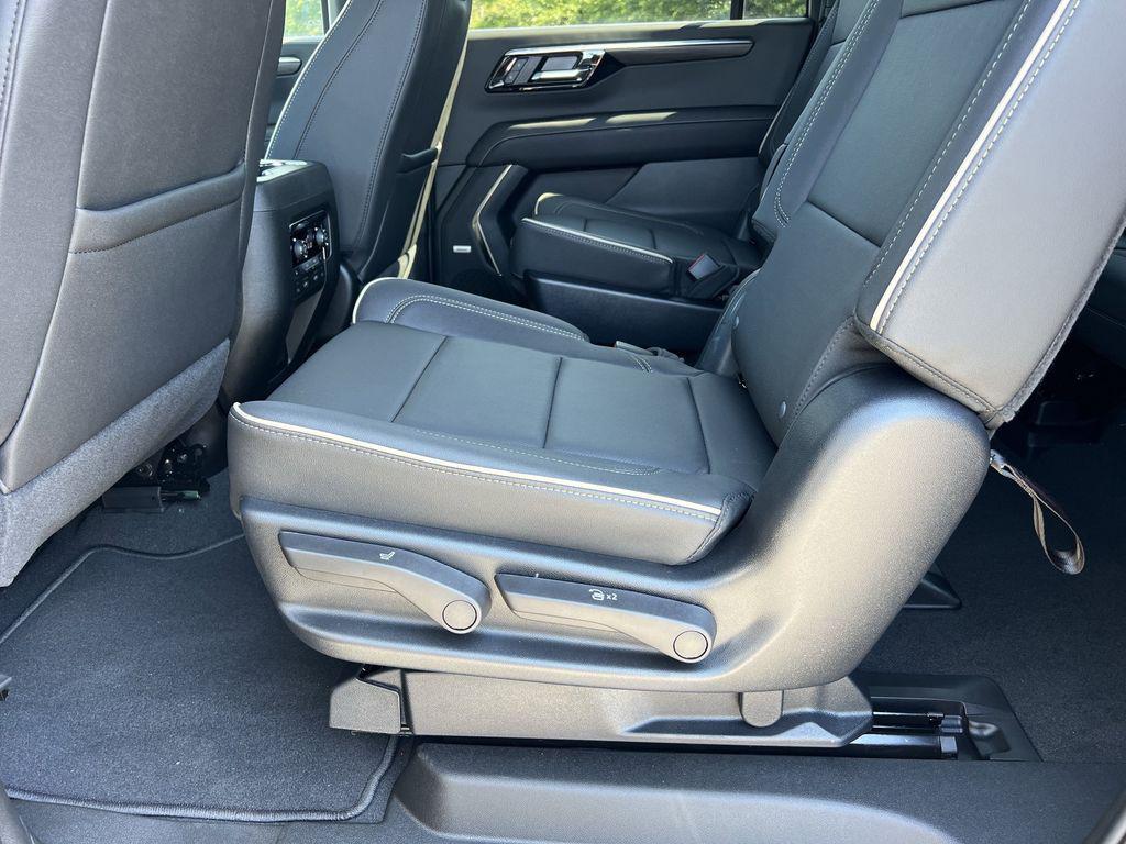new 2025 Chevrolet Suburban car, priced at $83,715