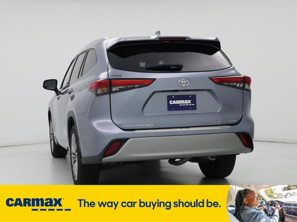 used 2021 Toyota Highlander car, priced at $38,998
