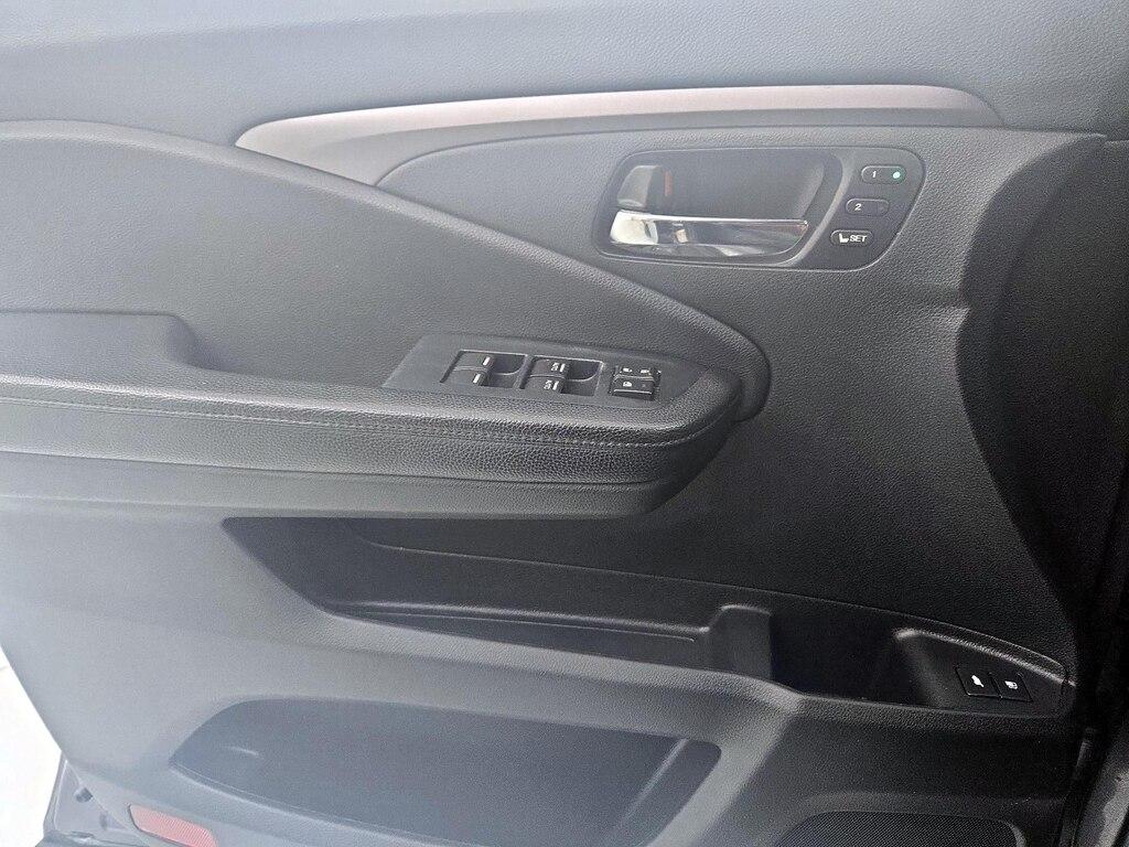 used 2022 Honda Pilot car, priced at $31,998