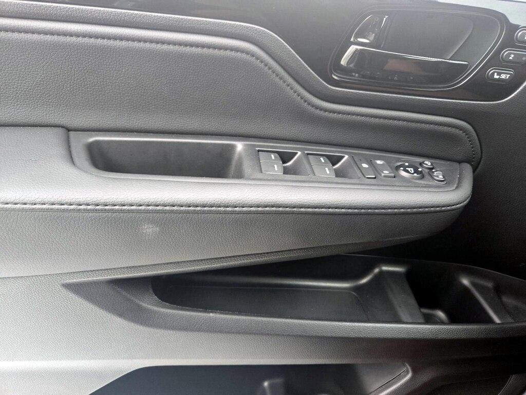 used 2025 Honda Odyssey car, priced at $47,998