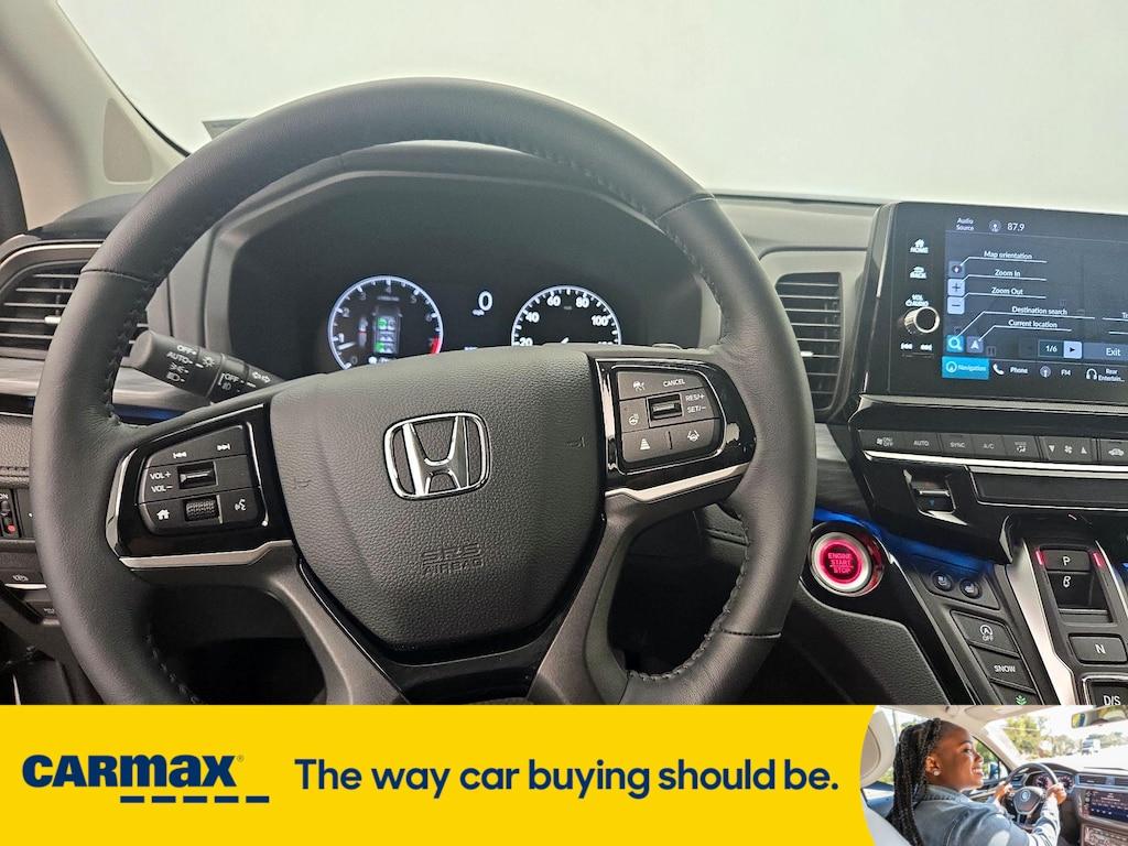 used 2025 Honda Odyssey car, priced at $47,998