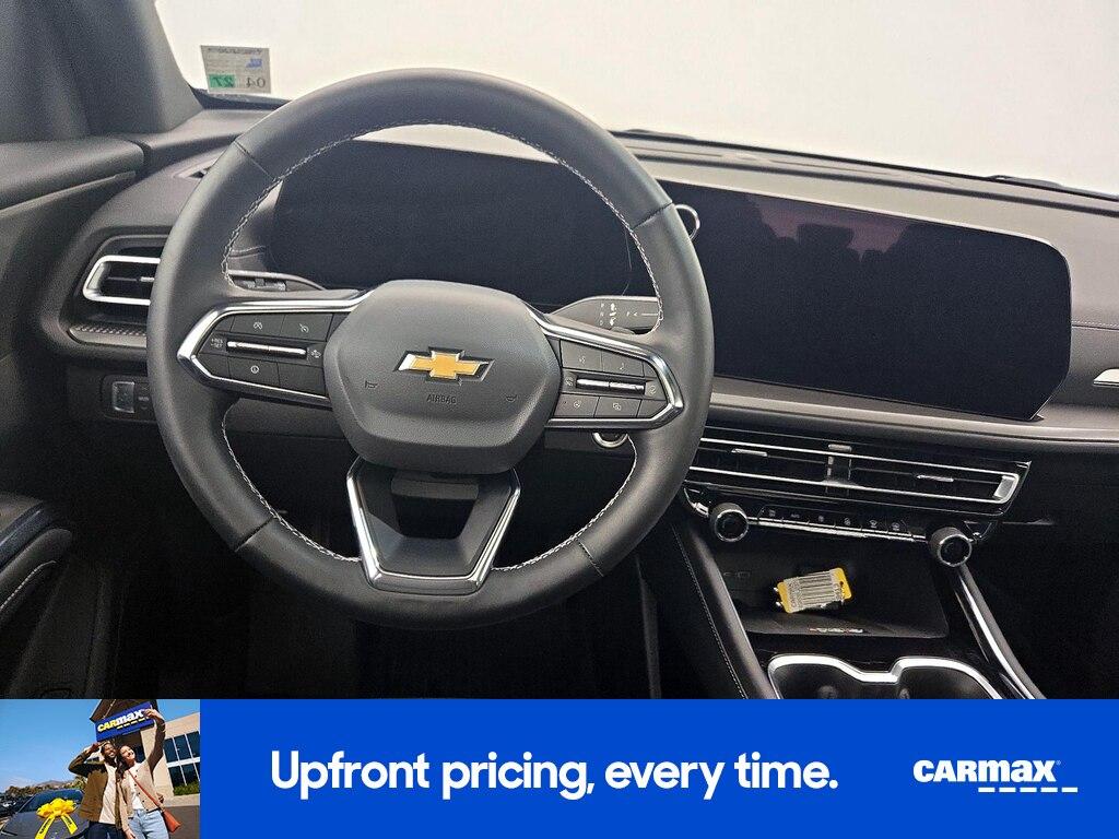 used 2025 Chevrolet Traverse car, priced at $42,998