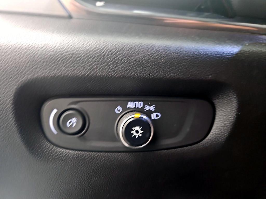 used 2021 Chevrolet Traverse car, priced at $24,998