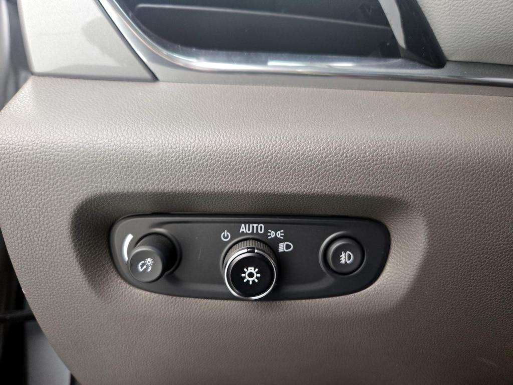 used 2020 Chevrolet Traverse car, priced at $24,998