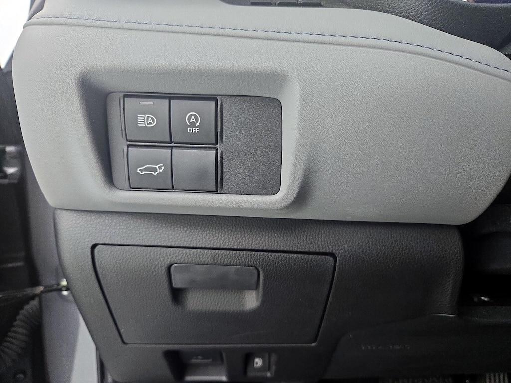 used 2023 Toyota Highlander car, priced at $33,998