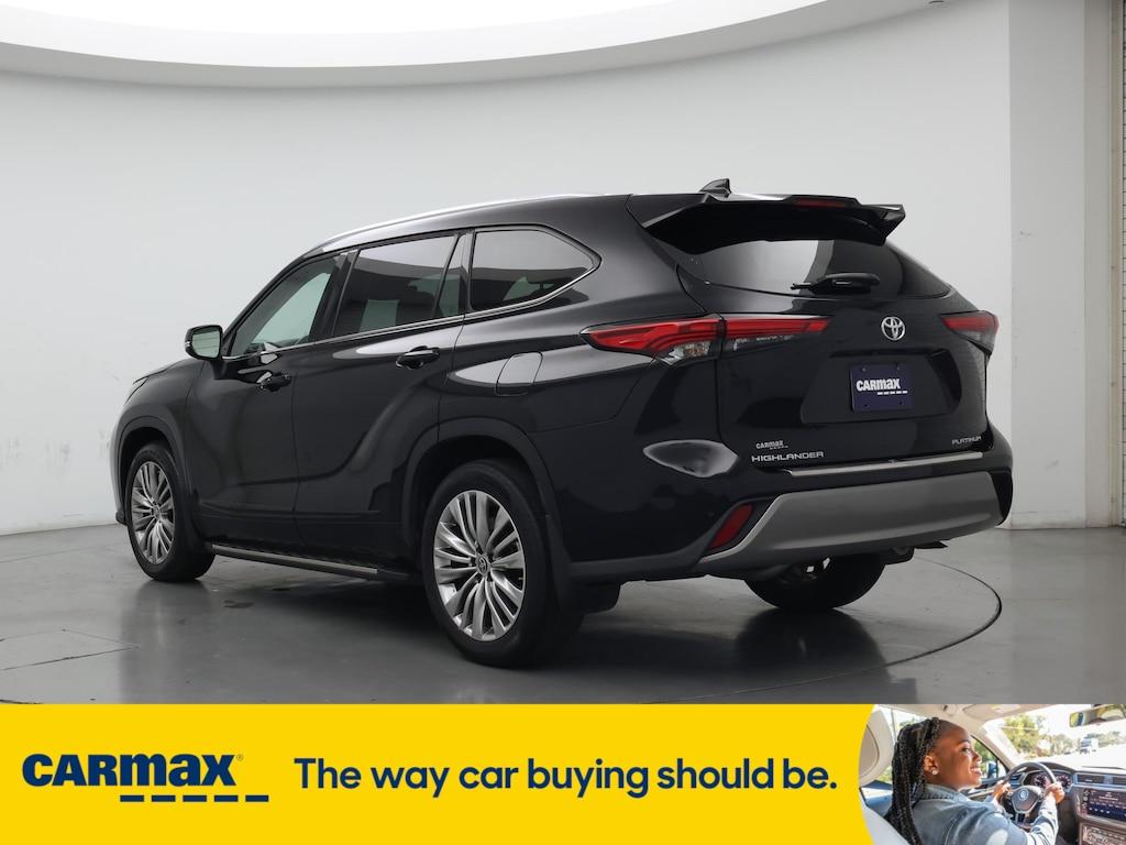 used 2022 Toyota Highlander car, priced at $42,998