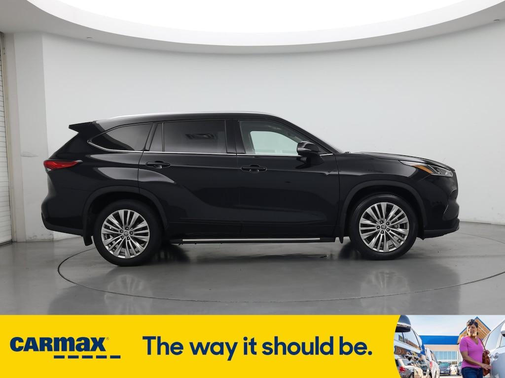 used 2022 Toyota Highlander car, priced at $42,998
