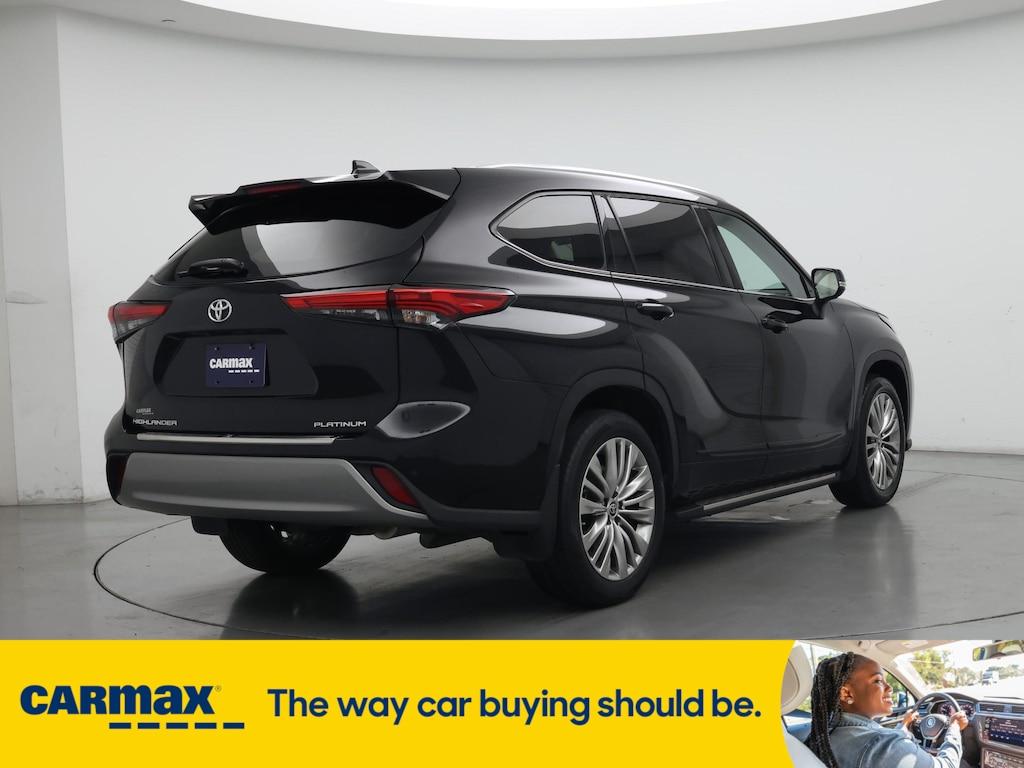 used 2022 Toyota Highlander car, priced at $42,998