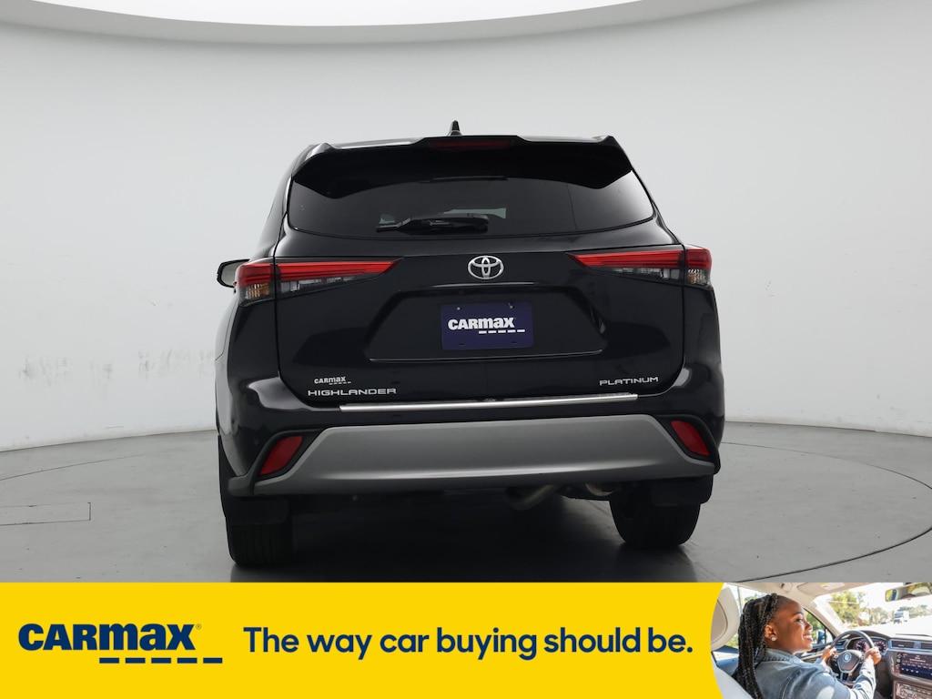 used 2022 Toyota Highlander car, priced at $42,998