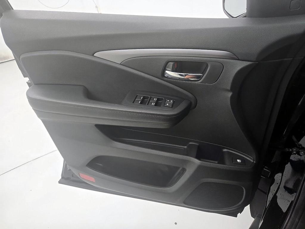 used 2022 Honda Pilot car, priced at $29,998