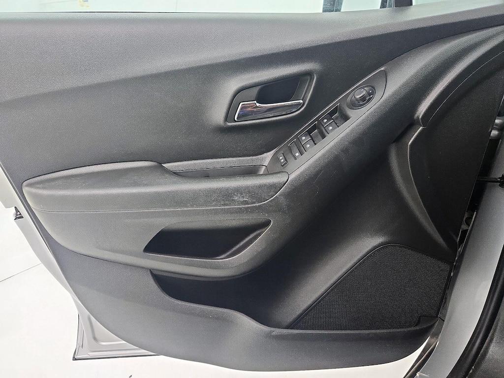 used 2022 Chevrolet Trax car, priced at $16,998