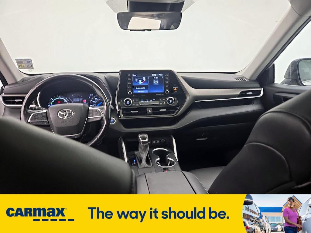 used 2021 Toyota Highlander Hybrid car, priced at $34,998