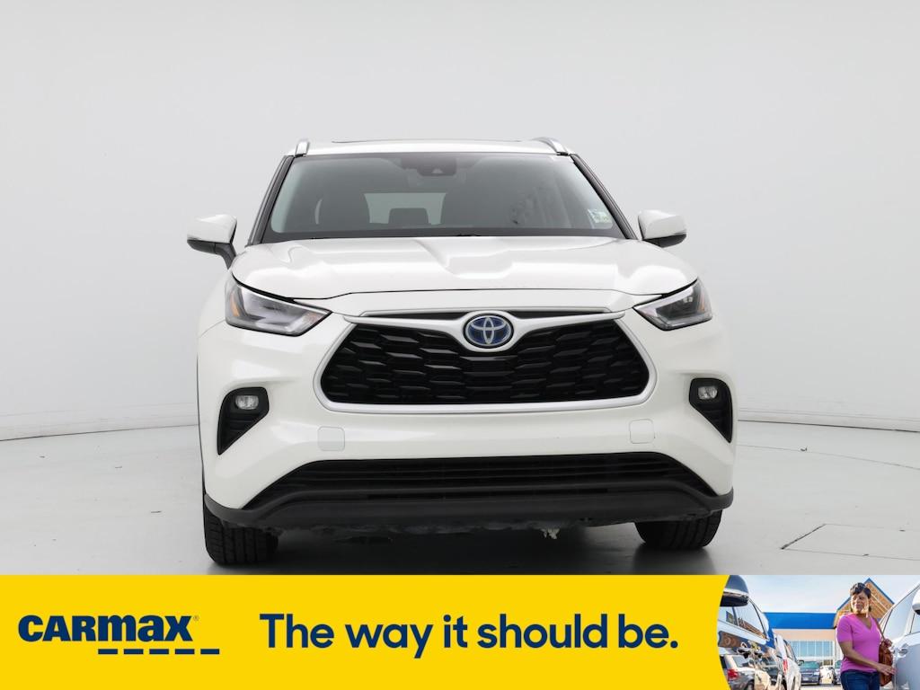 used 2021 Toyota Highlander Hybrid car, priced at $34,998