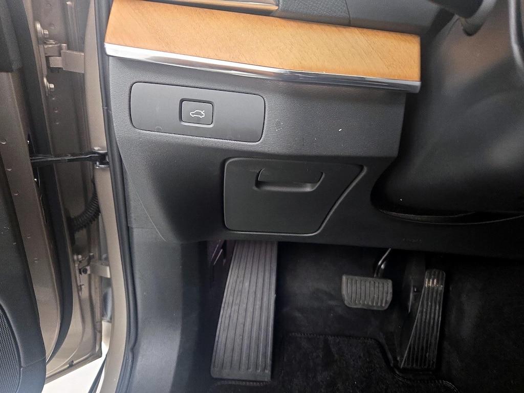 used 2024 Volvo XC90 car, priced at $41,998