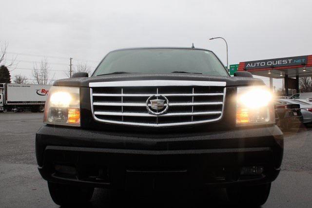 used 2006 Cadillac Escalade car, priced at $5,950