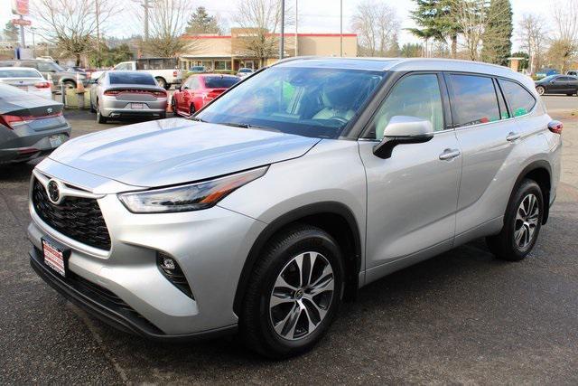 used 2022 Toyota Highlander car, priced at $39,500