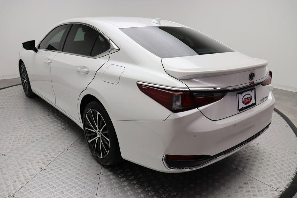 used 2025 Lexus ES 300h car, priced at $46,777