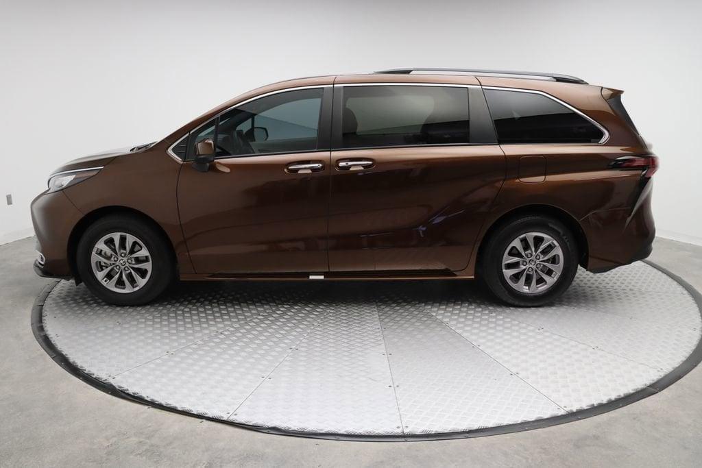 used 2022 Toyota Sienna car, priced at $37,957