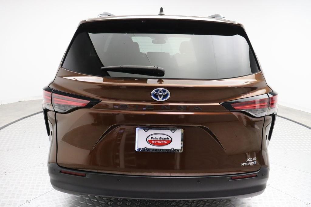 used 2022 Toyota Sienna car, priced at $37,957