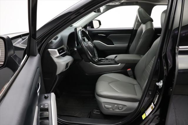 used 2022 Toyota Highlander car, priced at $32,457