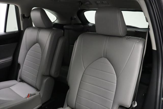 used 2022 Toyota Highlander car, priced at $32,457