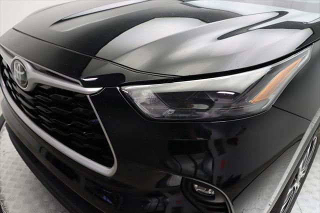 used 2022 Toyota Highlander car, priced at $32,457