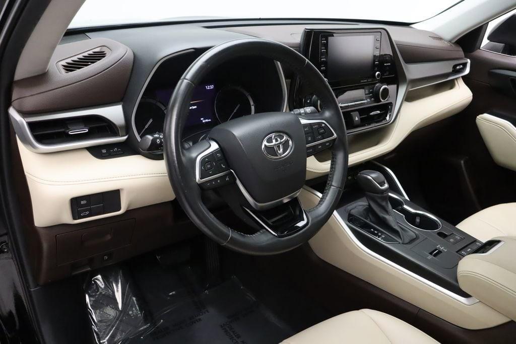 used 2021 Toyota Highlander car, priced at $31,277