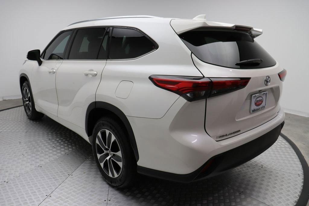 used 2021 Toyota Highlander car, priced at $30,777